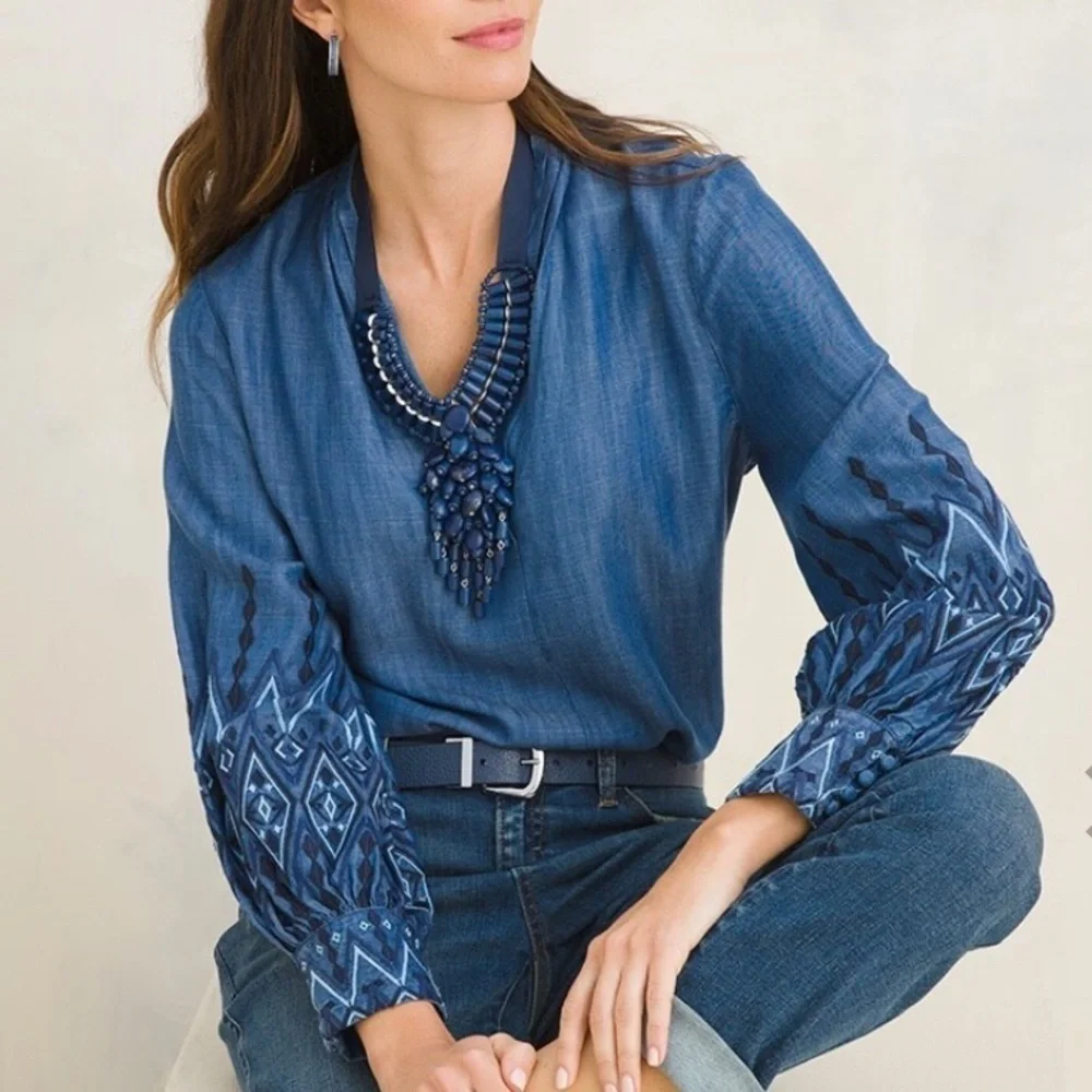 💕 Chico's Embroidered-Sleeve Top Denim Blue Size 0 - Picture 3 of 10
